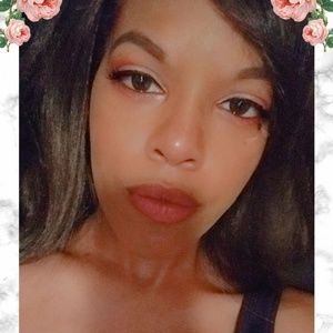 Meet your Posher, Inaeja